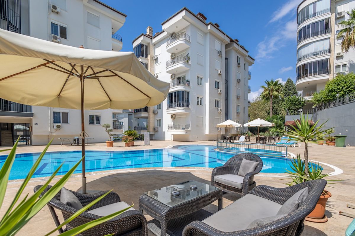 Residenz Wohnung mit Pool & Renoviert 6755